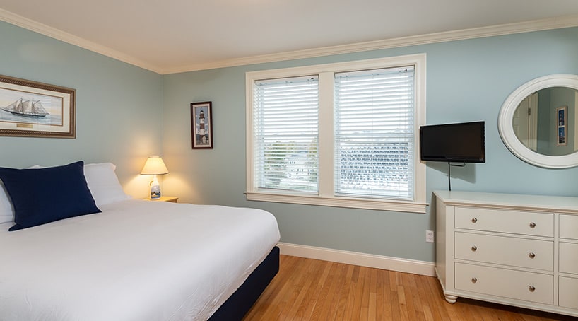 Specious Bedroom in Oceanfront Cottages Maine