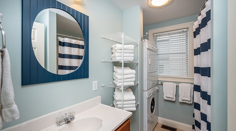 Maine Beach Cottages Bathroom