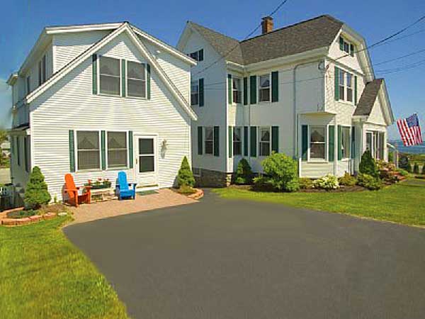 Carriage House Cottages In York Maine